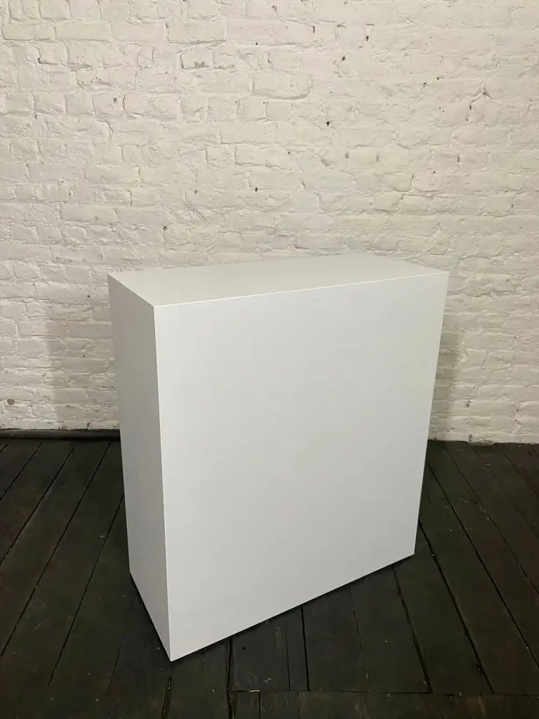 Socle en stock - H90/80/40 cm - Blanc