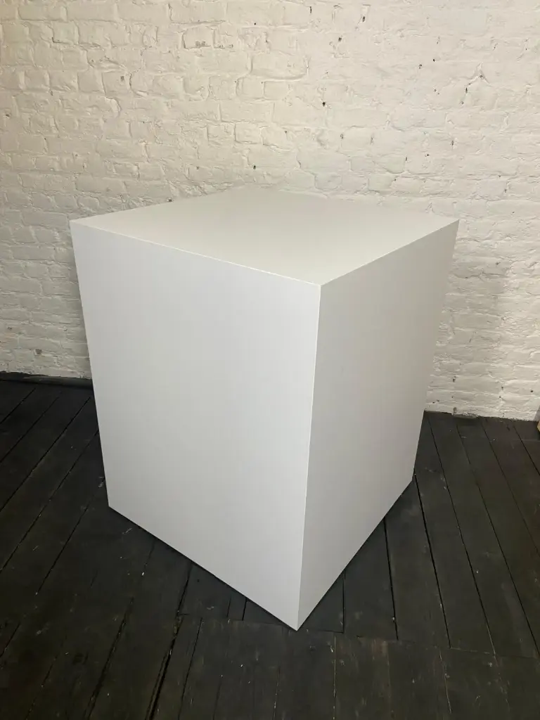 Socle en stock - H100/80/80 cm - Blanc