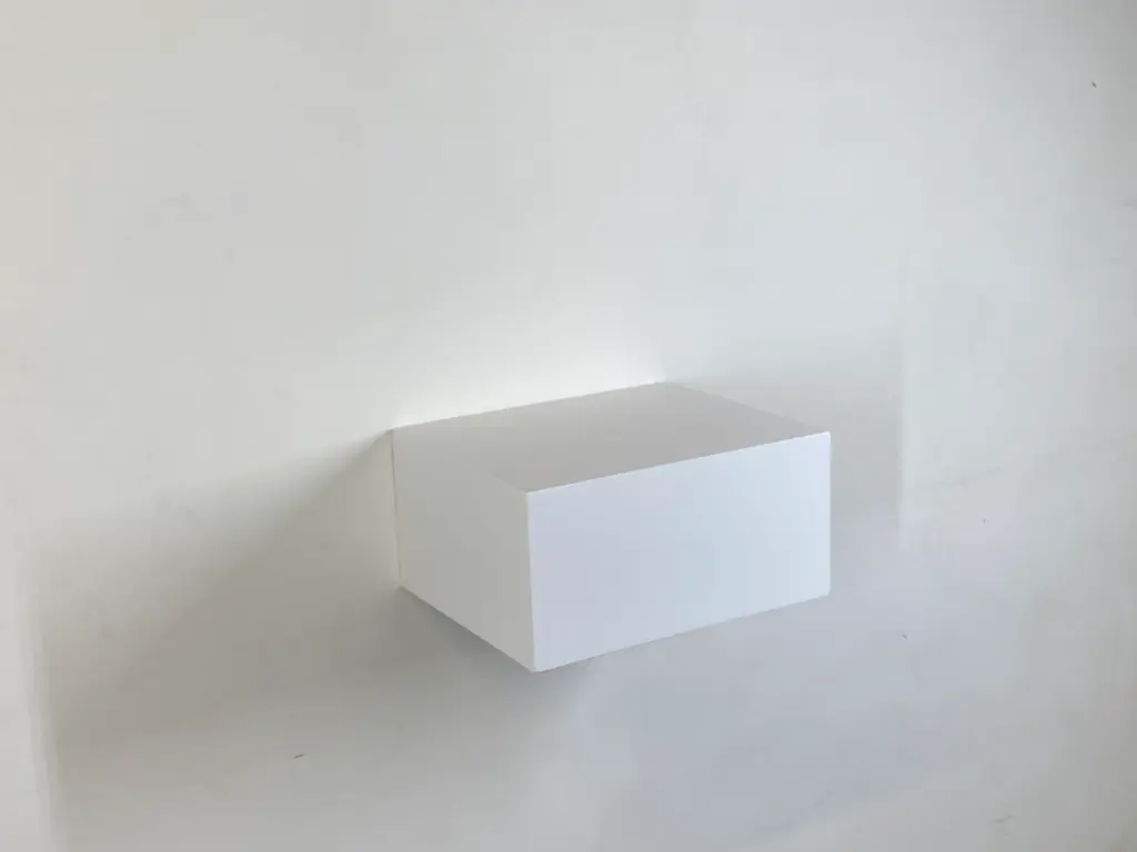Wall plinth - H15/30/25 cm - White