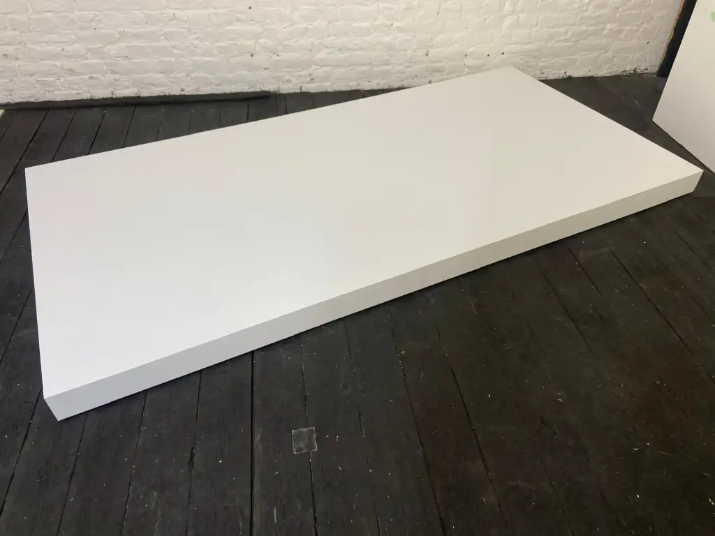 Plinth in stock - H10/240/120 cm - White