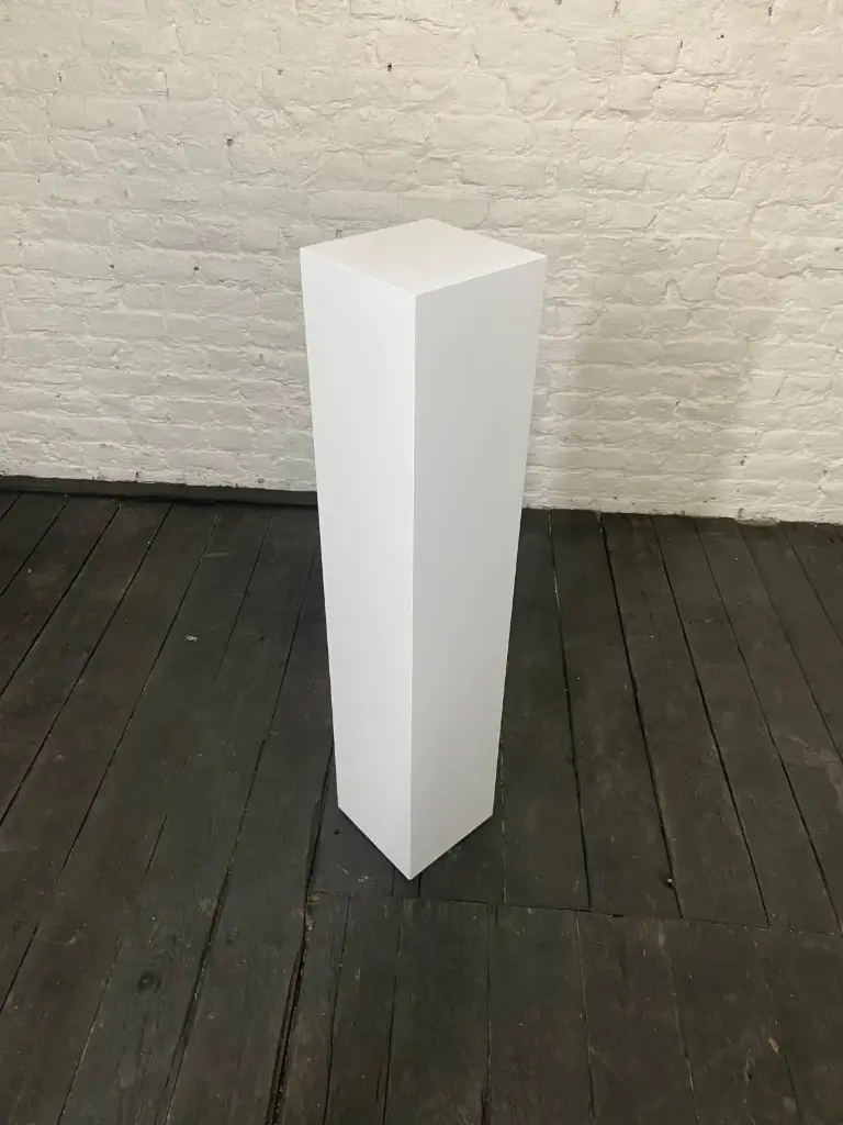 Socle en stock - H100/20/20 cm - Blanc