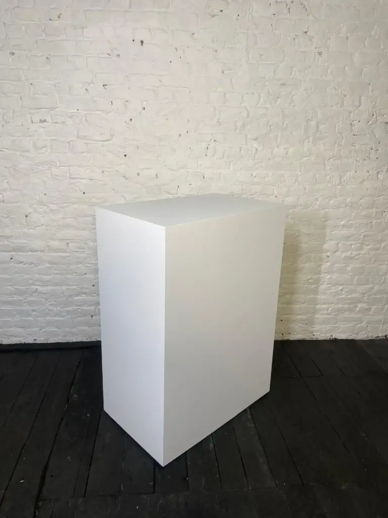 Socle en stock - H110/80/50 cm - Blanc