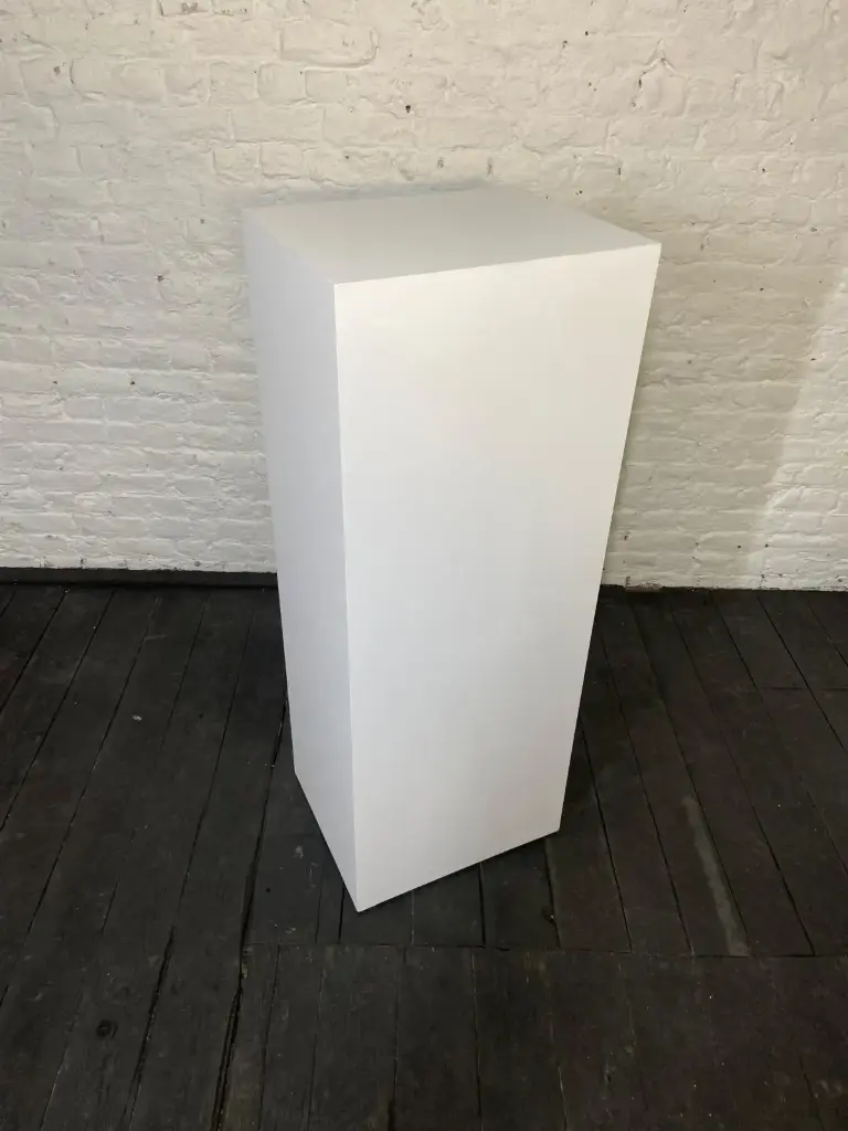 Socle en stock - H125/48/40 cm - Blanc