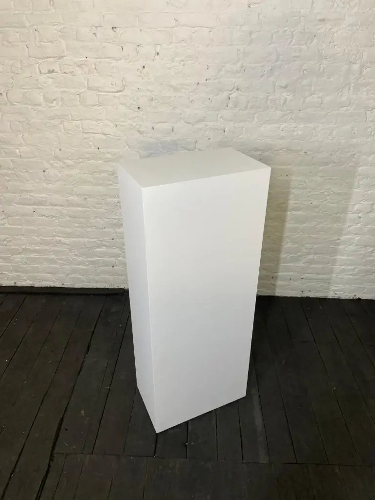Socle en stock - H125/50/30 cm - Blanc