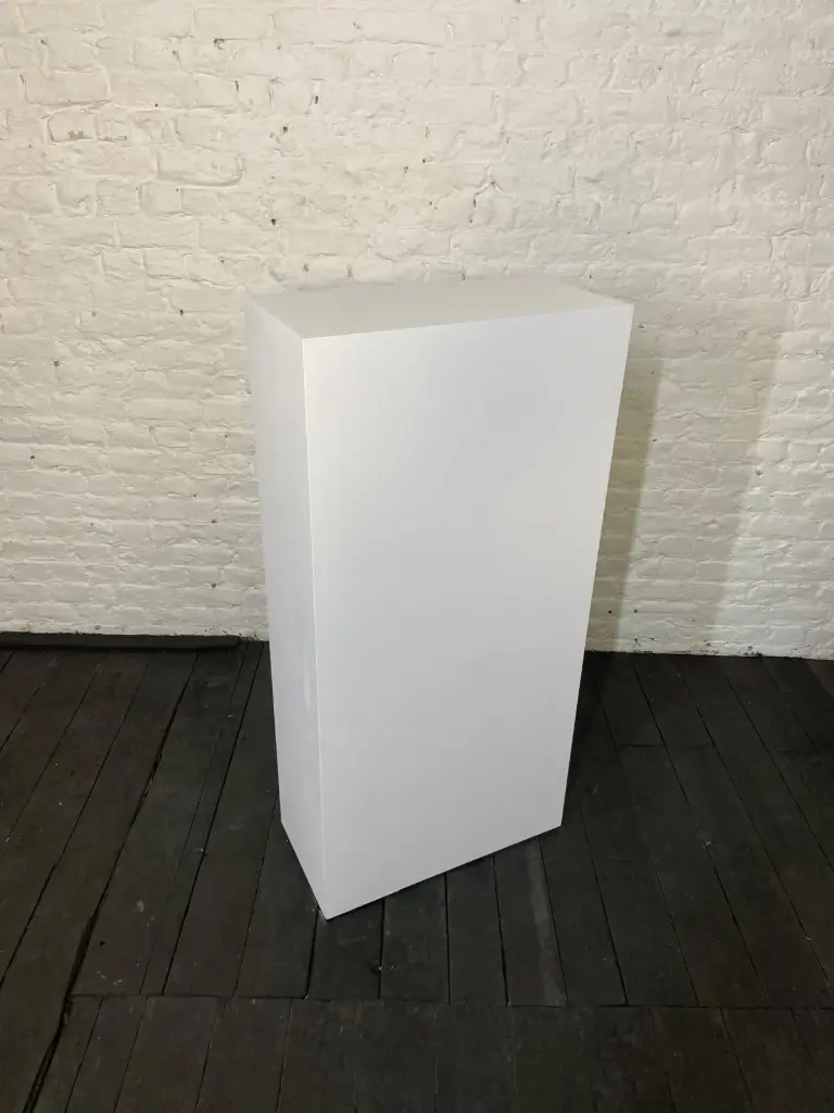 Socle en stock - H126/62/31 cm - Blanc