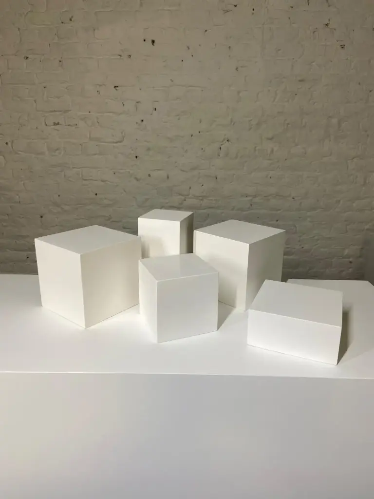 Plinth in stock - H15/20/20 cm - White