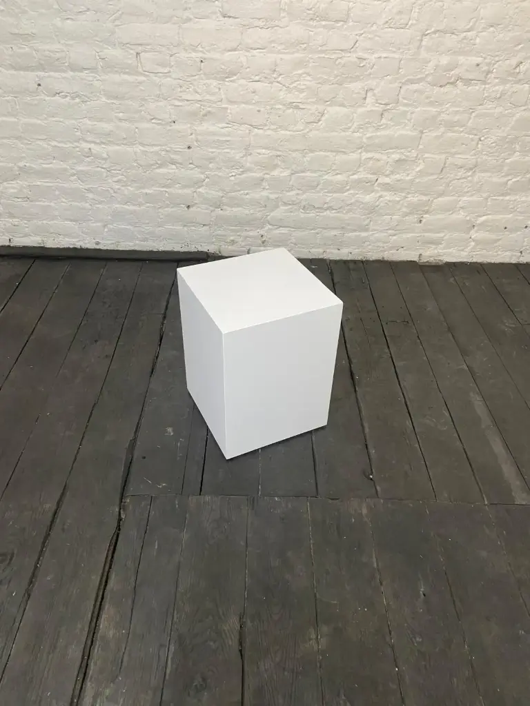 Plinth in stock - H40/30/30 cm - White