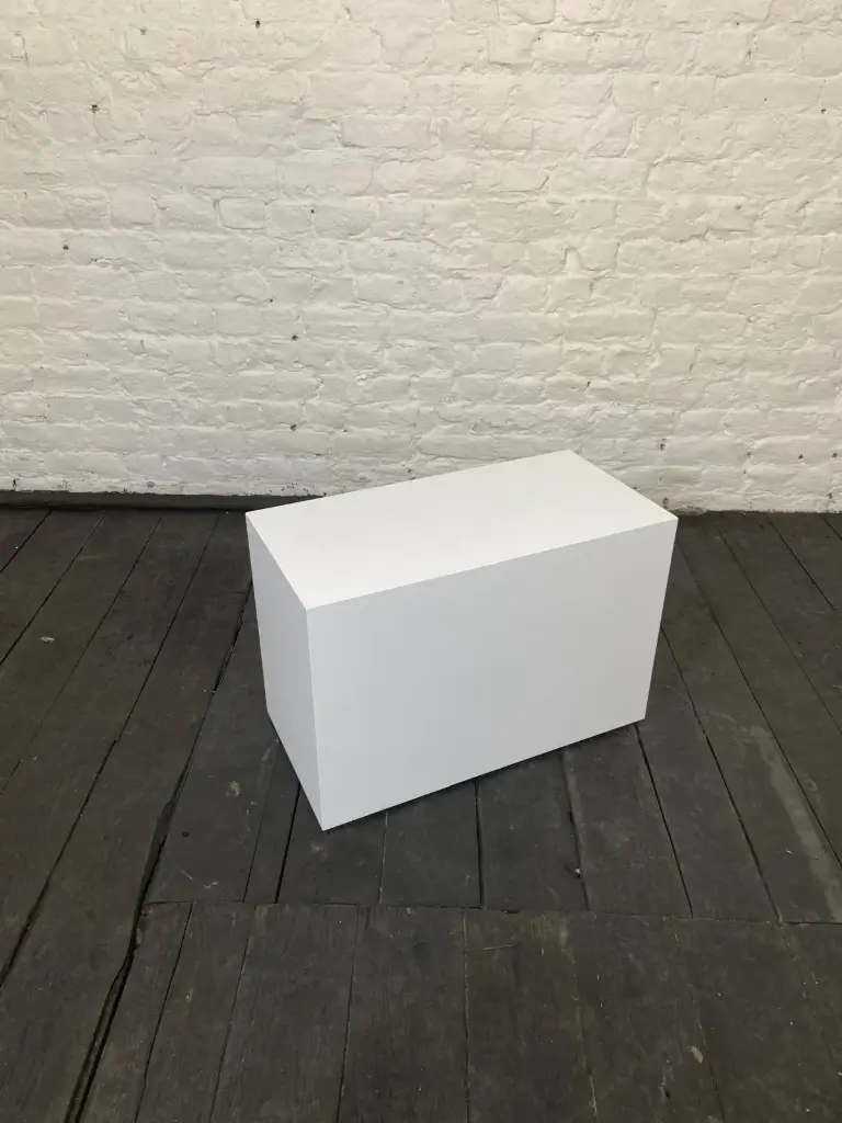 Socle en stock - H40/60/30 cm - Blanc