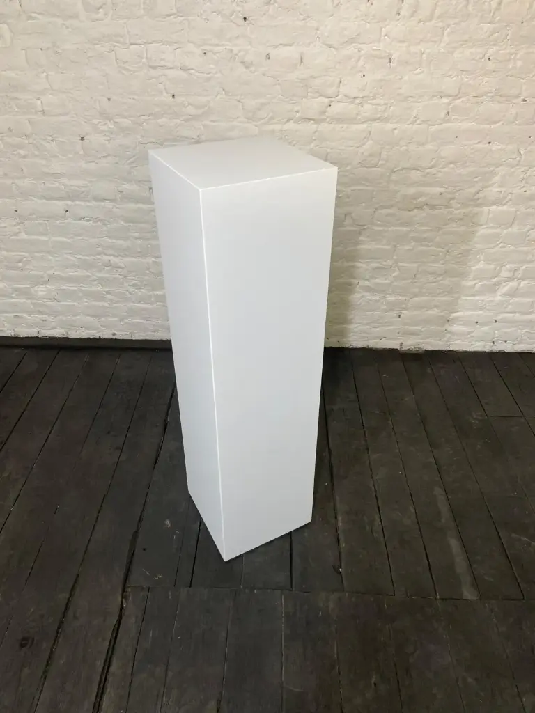 Standard plinth - H110/30/30 cm - White