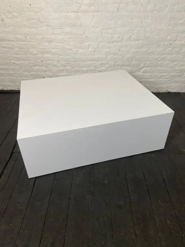Plinth in stock - H40/120/100 cm - White