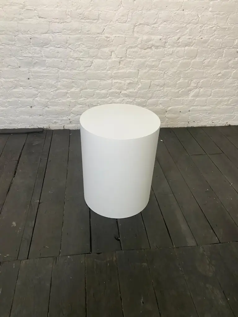 Socle en stock - H50 diametre 40 cm - Blanc