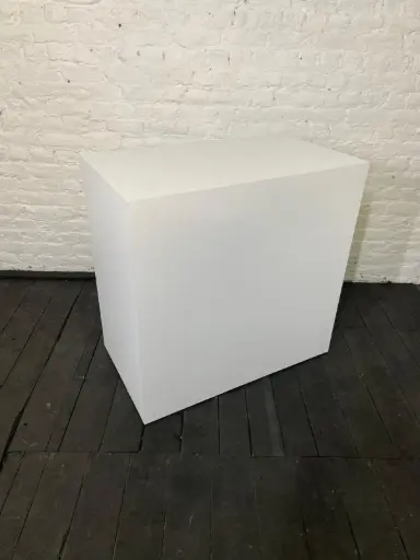 Socle en stock - H90/92/52 cm - Blanc